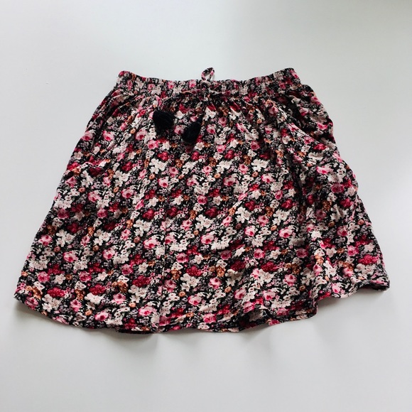 Stradivarius Flower skirt - Picture 1 of 1